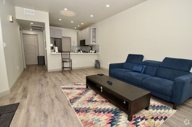 Building Photo - MODERN 1 BED 1 BATH CONDO WITH ATTACHED GA... Unit 113