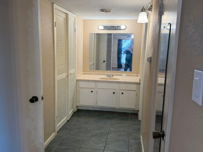 Building Photo - 9000 Bissonnet St Unit 512