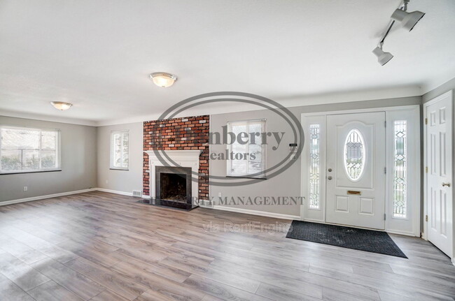 Photo - 1133 N Byrne Rd Unidad 1