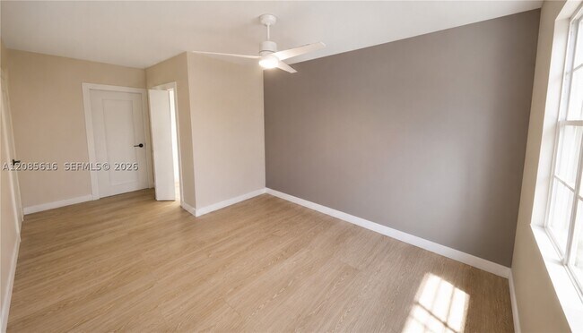 Photo - 6821 SW 44th St Unit 101