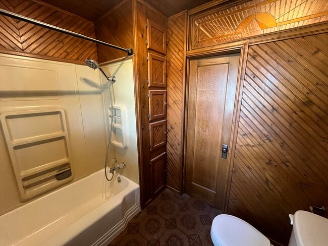 Photo - 3215 E 67th St