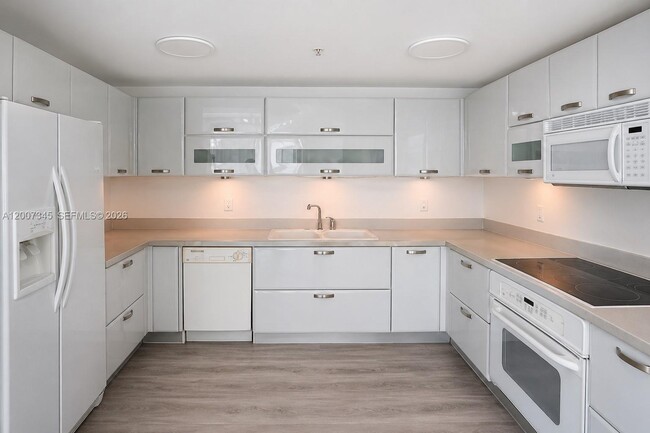 6580 Indian Creek Dr Unit 511