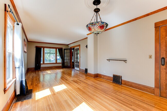 Photo - 1654 Van Buren Ave