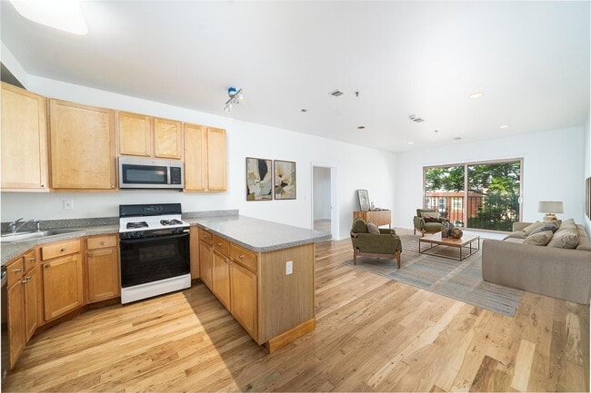 Building Photo - 109 Jackson St Unit 4E