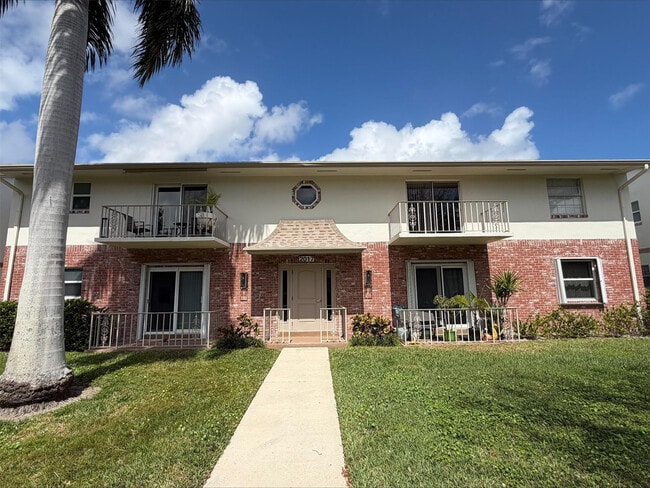 Building Photo - 2017 S Seacrest Blvd Unit D