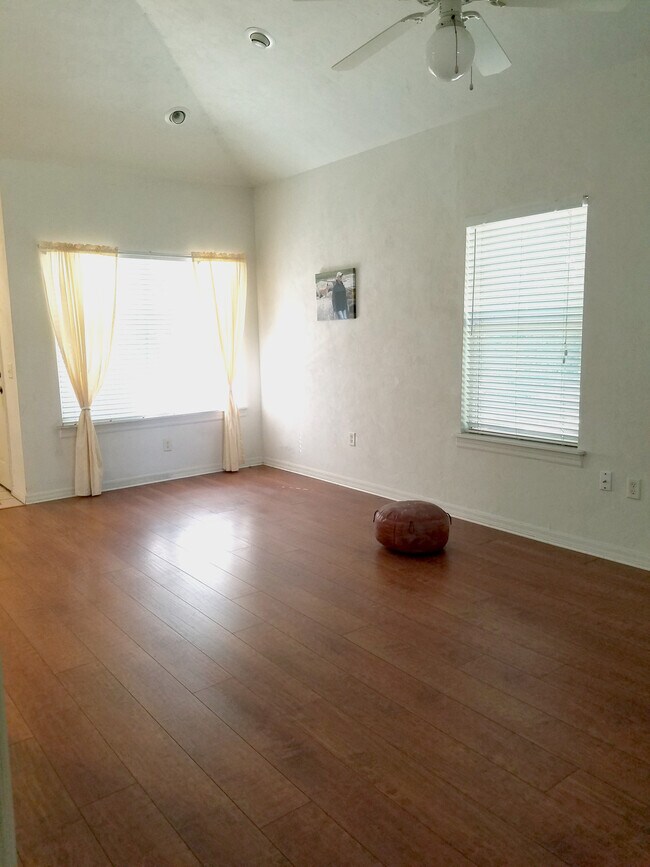 13200 W Newberry Rd Unit End-Unit Condo – Park & Tree Views