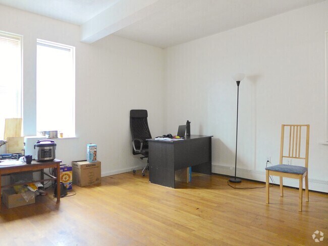 Building Photo - 26 S Huntington Ave Unit 2 Rental