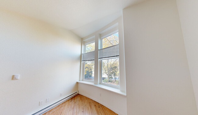 Photo - Washington Plaza Apartments