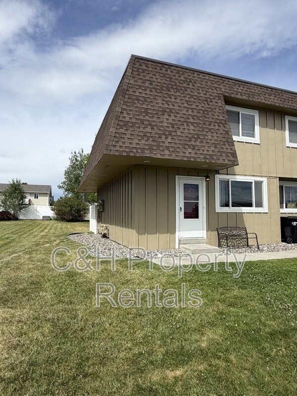 Photo - 2016 Clubhouse Way