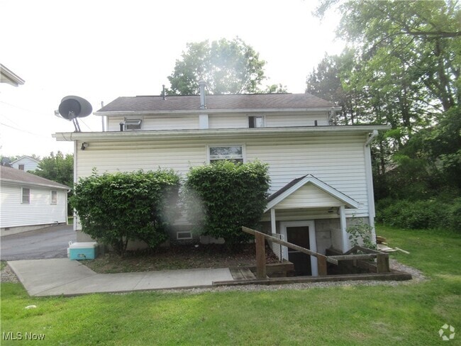 Building Photo - 11635 Ravenna Rd Unit C Rental