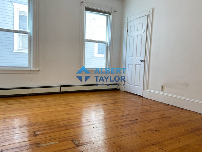 Photo - 13 Sachem St