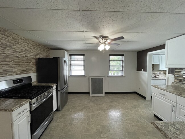 Photo - 25 Hanover St Unit 2