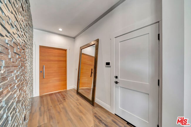 Photo - 6032 Goodland Ave