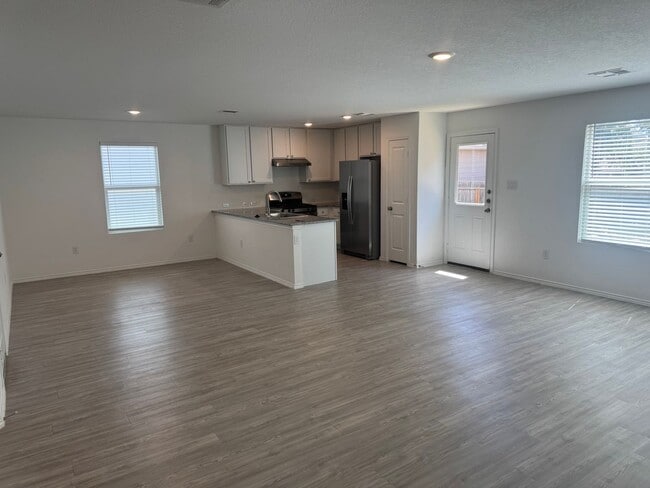 Photo - Like new 4 bedroom/2.5 bath in Waterwheel Trails.