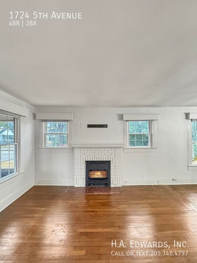 Photo - 1724 5th Ave