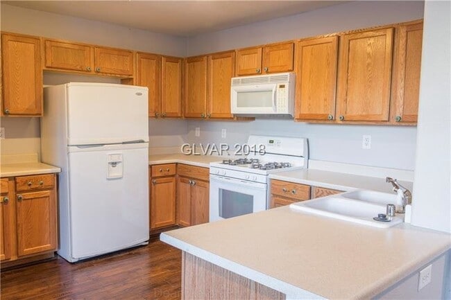 Photo - Great 3 bd / 3 bth home in a SW community w/pool & park