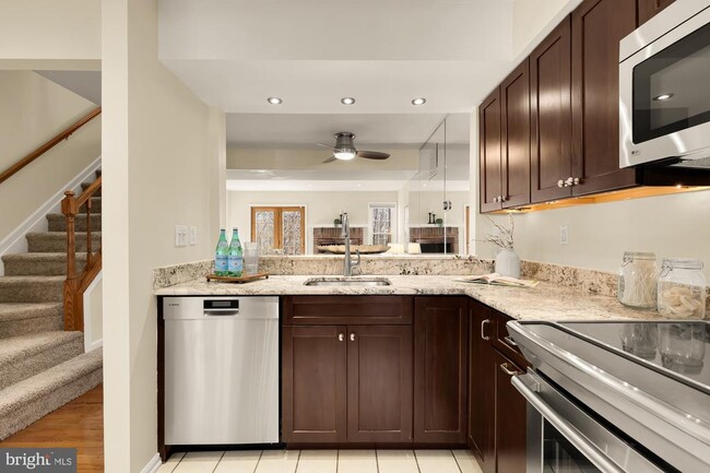 Photo - 2038 Derby Ridge Ln