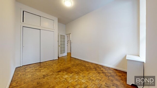 Building Photo - 922 Third Avenue Unit 2F Rental
