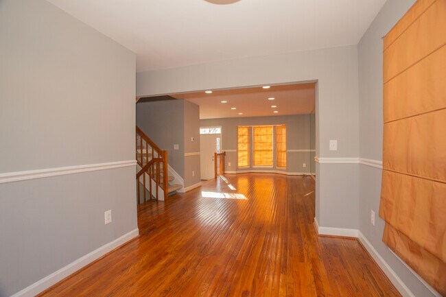 Photo - 8842 Fox Cir