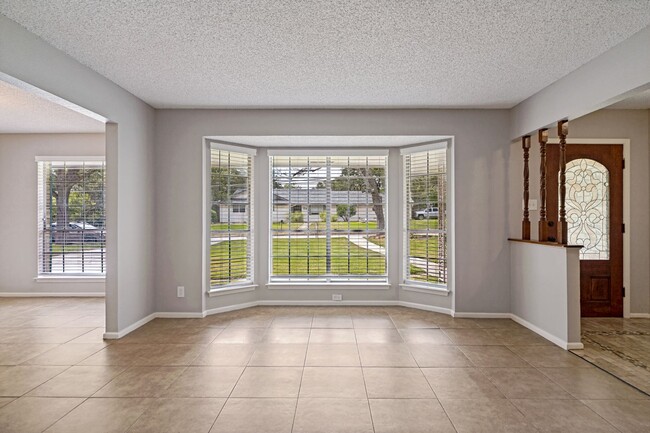 Photo - RENOVATED 3-BEDROOM HOME IN HOLLYWOOD PARK