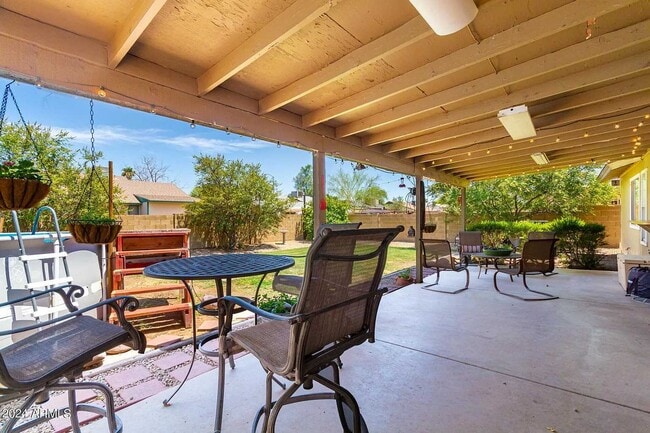 Photo - 716 E Hackamore St