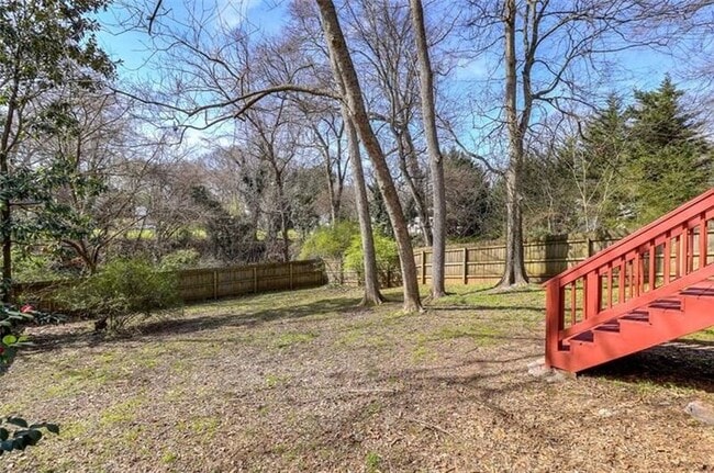 Photo - 980 Longley Ave NW