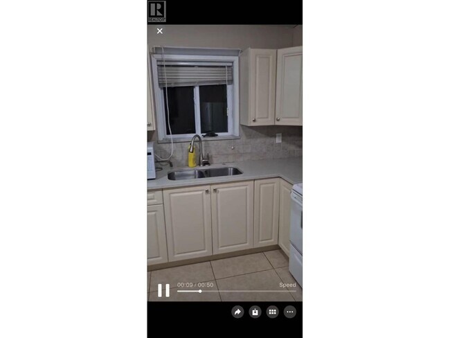 Photo - 6190 Clinton St