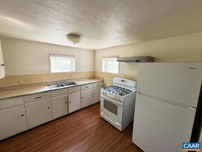 1101 Grove St Unit B