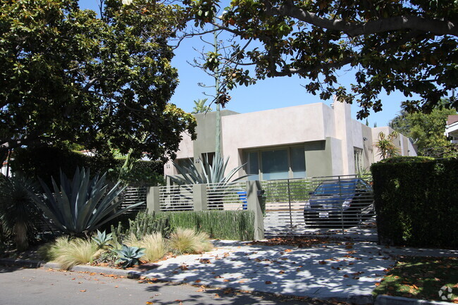 Building Photo - 818 N La Jolla Ave Unit West Hollywood 2 bedroom Rental