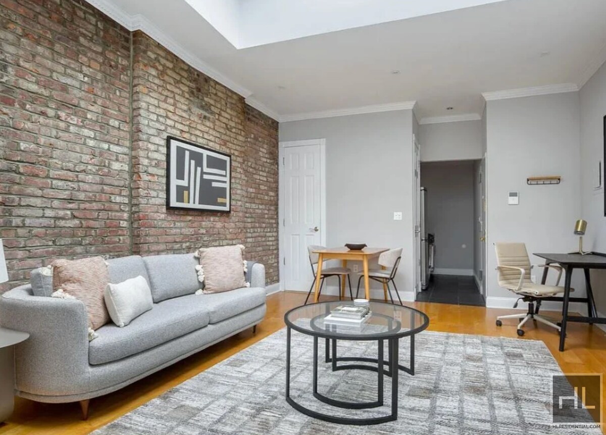 Photo - CHRISTOPHER ST. Unidad 15