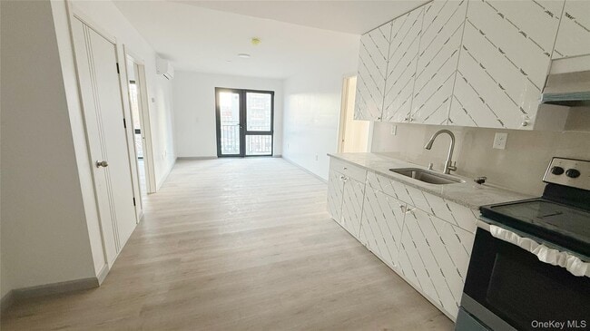 Building Photo - 70-40 45th Ave