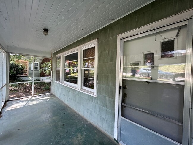 Photo - 1822 Abbott Ave