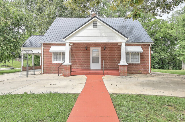 Building Photo - 401 Hillcrest Dr Rental