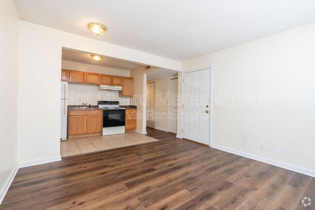 Building Photo - 2114 E 16th St N Unit 102 Rental