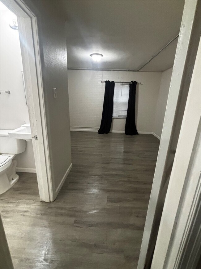 Photo - 4025 Hydraulic Ave Unidad B