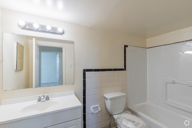 2 BR, 1 BA - 785SF - Bathroom