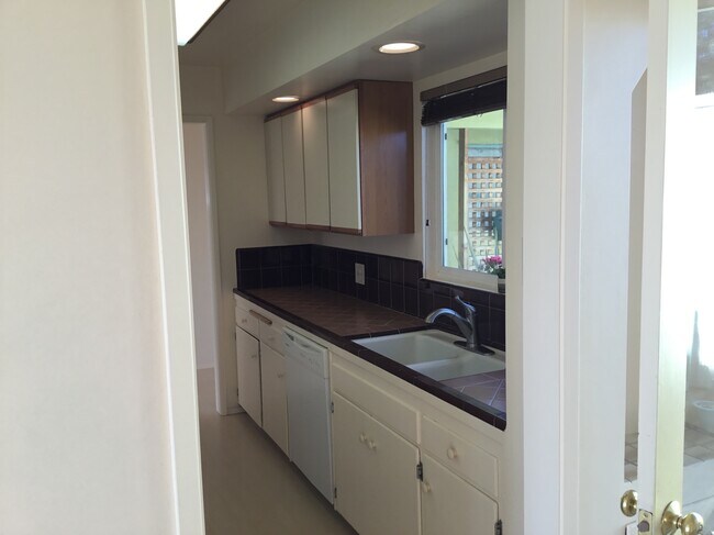 Photo - 1705 La Salle Ave