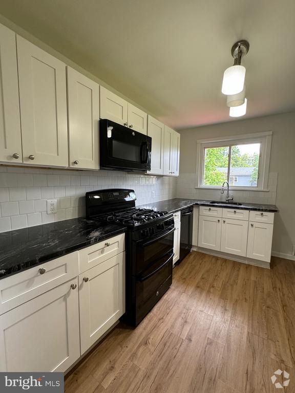 Building Photo - 1215 Highwood Rd Rental