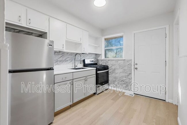 Building Photo - 3321 W Milton Ave Rental