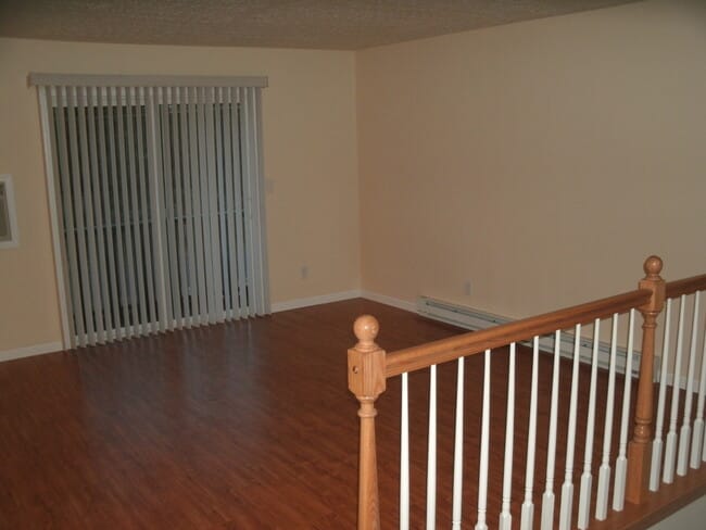 Building Photo - 3850 Sutherland Ave Unit Apt D