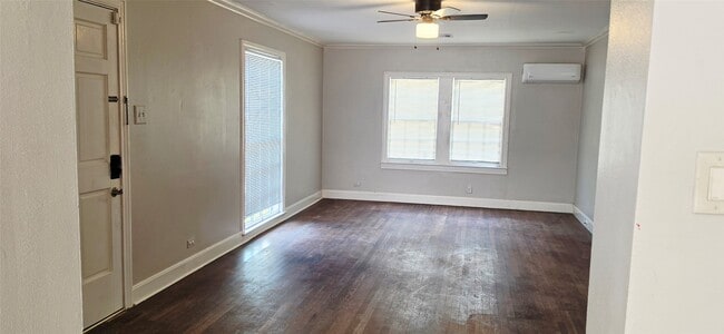 Photo - 8548 Findlay St