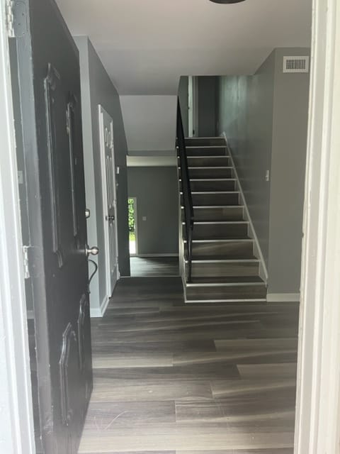 Entry Way - 140 Tyrone Blvd