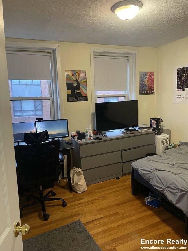 Photo - 145 Endicott St Unit 16