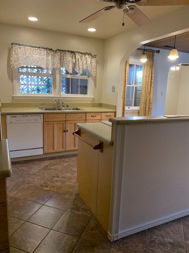 Photo - South Auburn/ Skyridge school  district