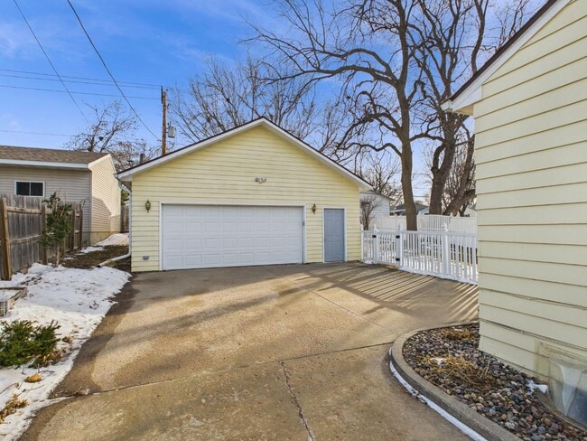 Photo - 904 S Cloudas Ave