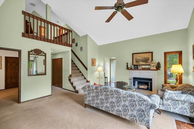 Photo - 1 Lyndhurst Village Ct