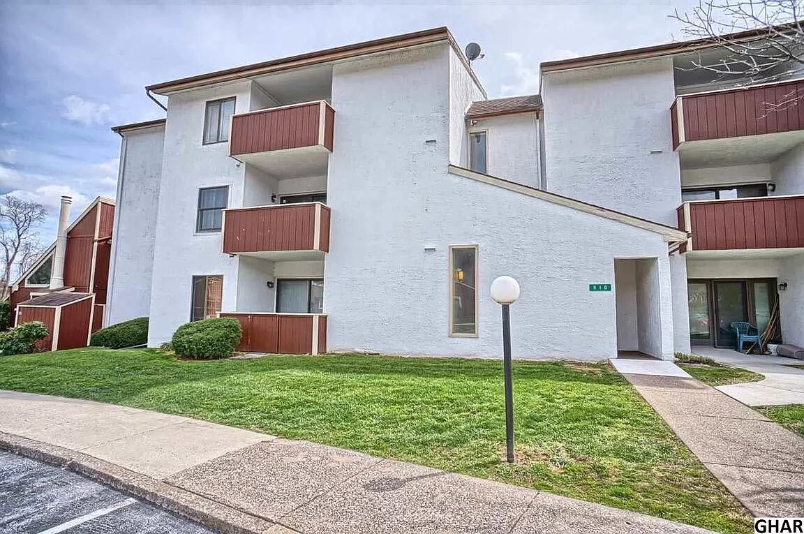 Exterior del edificio (apartamento en 2nd piso) - 810 Charlotte Way Unidad 201