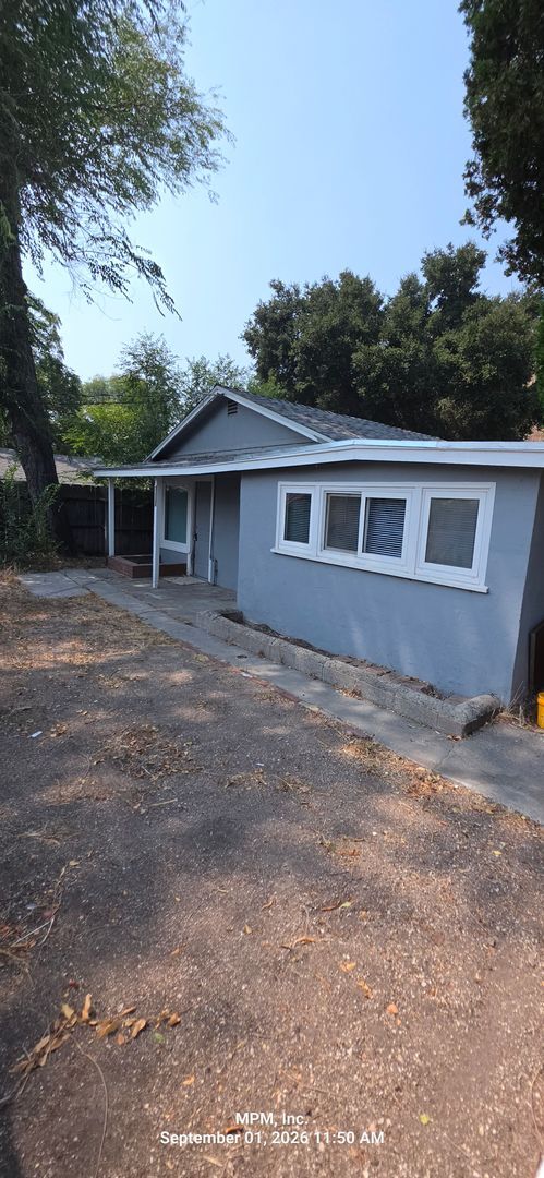 Building Photo - 3003 Vine St Unit 3003