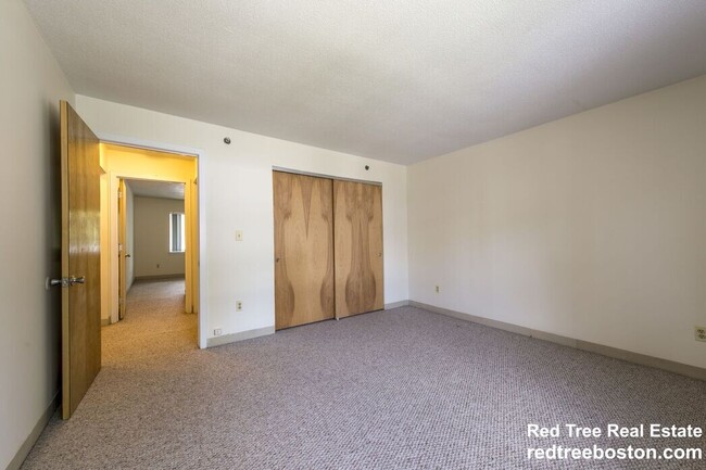 Photo - 154 N Beacon St Unidad A1