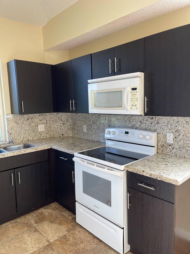 Photo - 6984 SW 39th St Unit H206